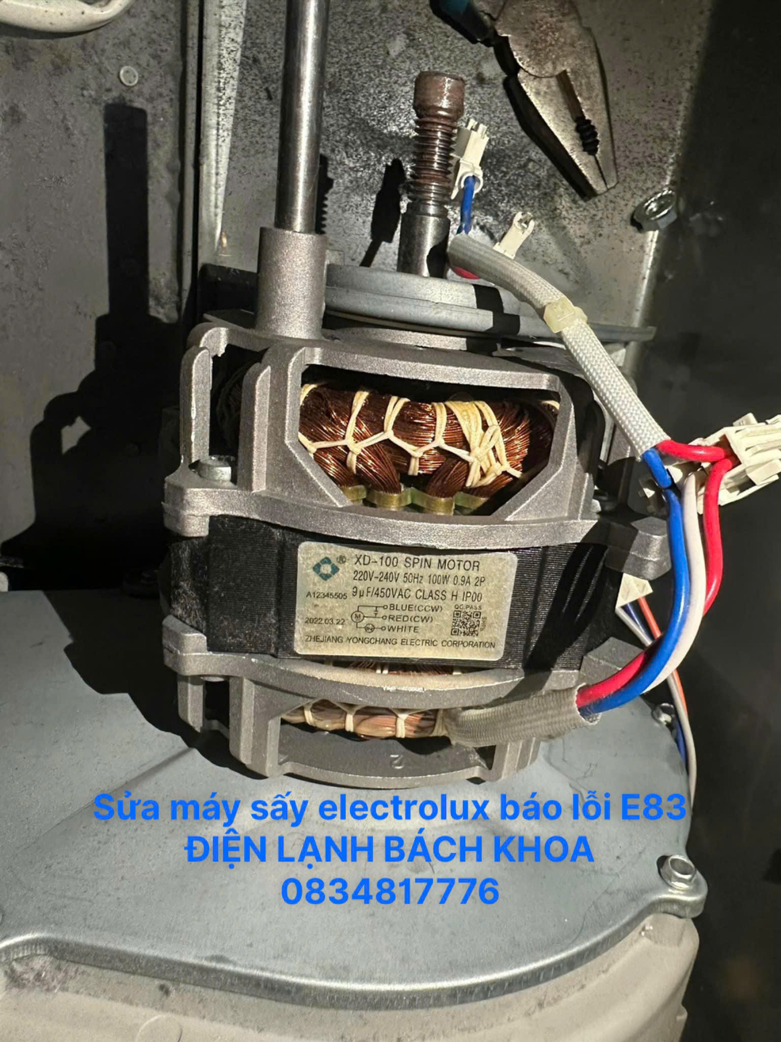 Nguyên nhân máy sấy Electrolux báo lỗi E83 3 Thay động cơ máy sấy Electrolux
