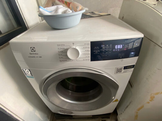 sửa máy sấy Electrolux báo lỗi E83