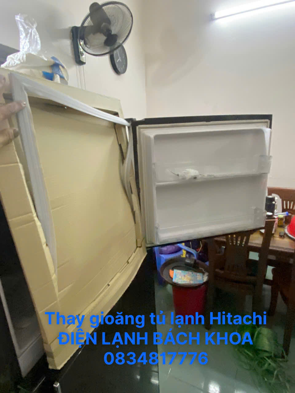 Tủ lạnh Hitachi Không Lạnh Ngăn Mát – 8 Nguyên Nhân Thường Gặp Và Cách Khắc Phục Hiệu Quả 2 Thay Gioăng tủ lạnh Hitachi 0834817776