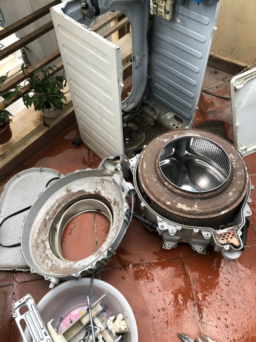 Sửa máy giặt Electrolux kêu to và rung lắc