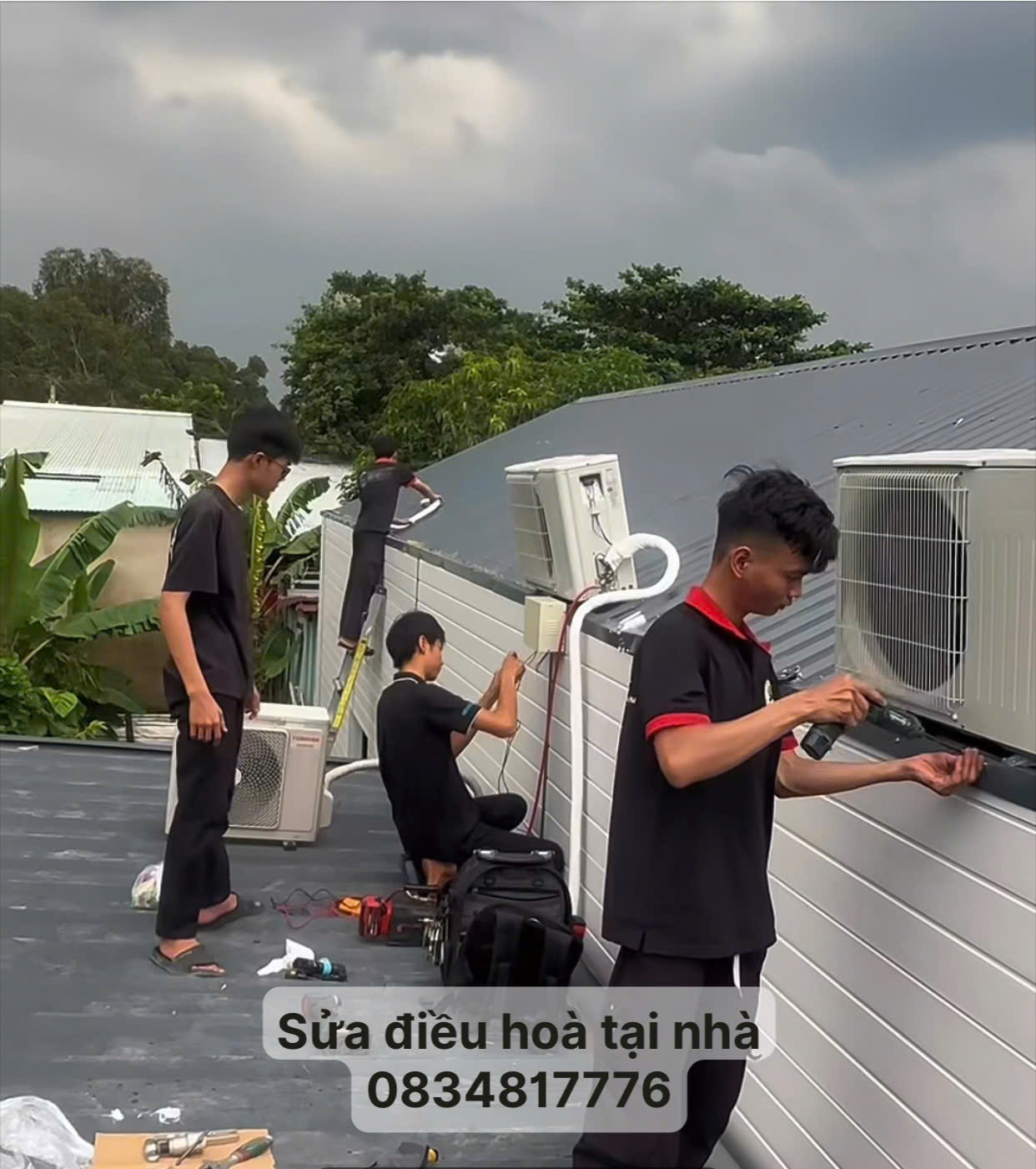 Sửa điều hòa tại nhà Hà Nội giá rẻ, có mặt nhanh 30 phút 3 Thợ sửa điều hòa tại nhà