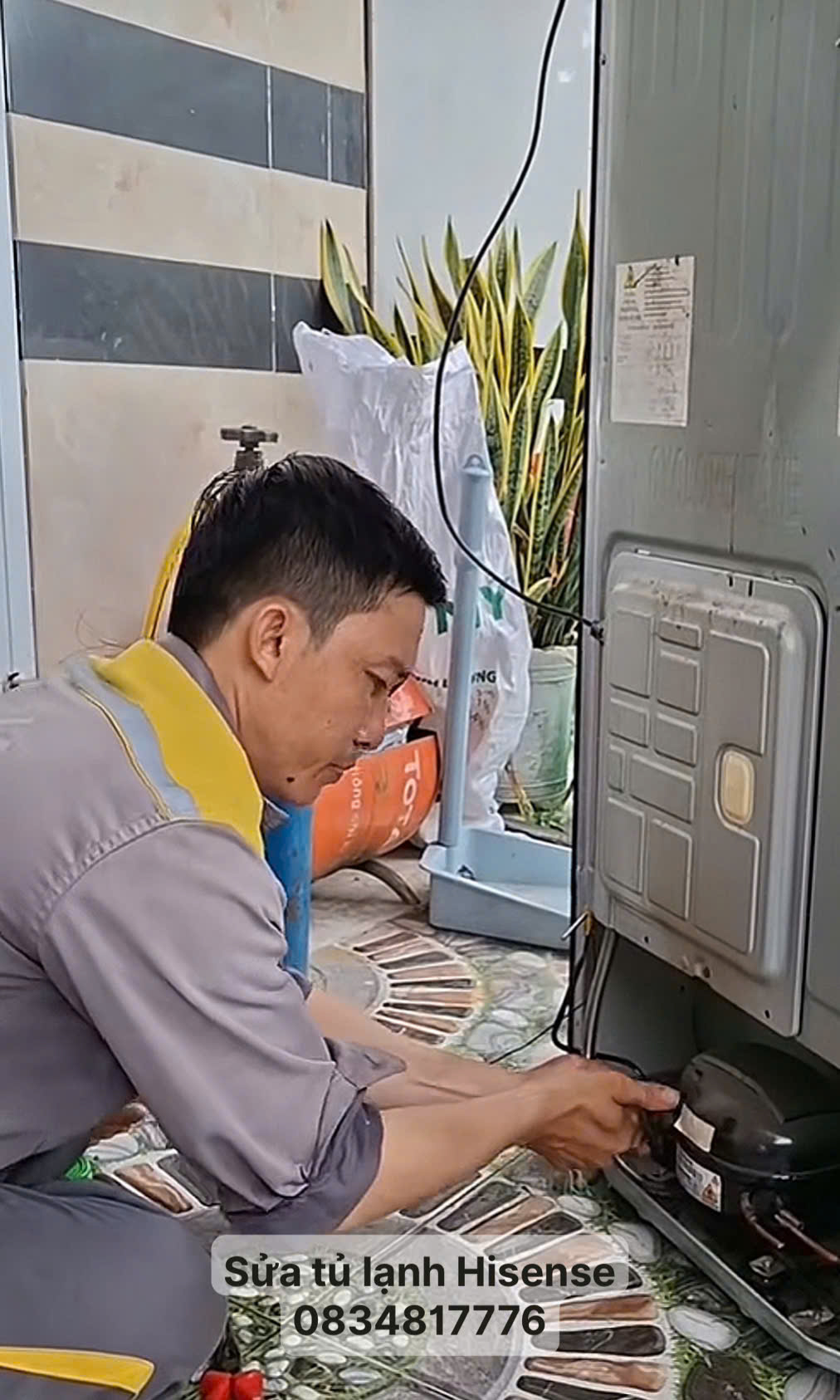 Thợ sửa tủ lạnh Hisense 