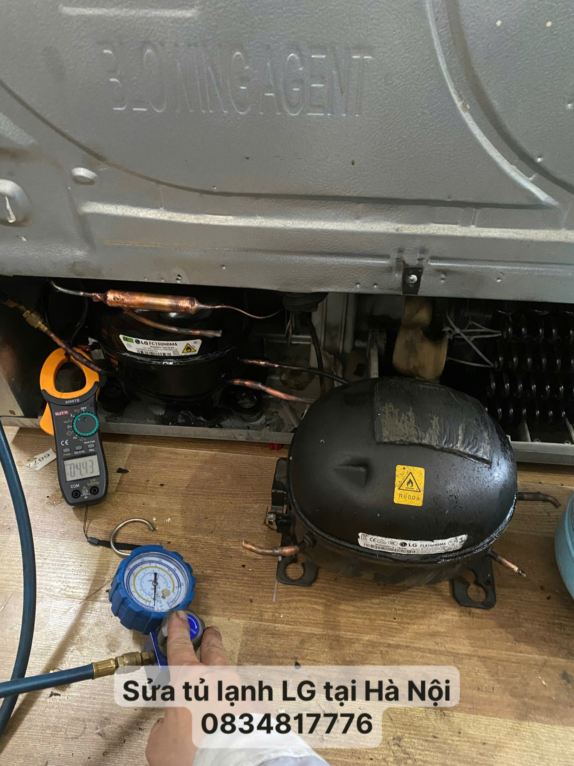 Sửa Tủ Lạnh LG Tại Hà Nội Uy Tín, Có Mặt Sau 30 Phút, Báo Giá Trước Khi Sửa 2 Thợ thay lốc tủ lạnh LG tại nhà Hà Nội