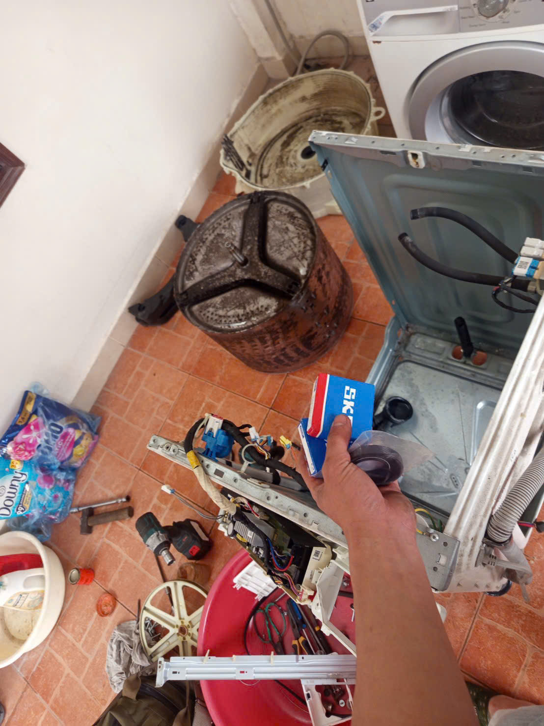 Sửa Máy Giặt Tại Bắc Từ Liêm Uy Tín, Thợ Giỏi Có Mặt Nhanh 30 Phút 3 Thợ thay bi phớt tại nhà Bắc Từ Liêm