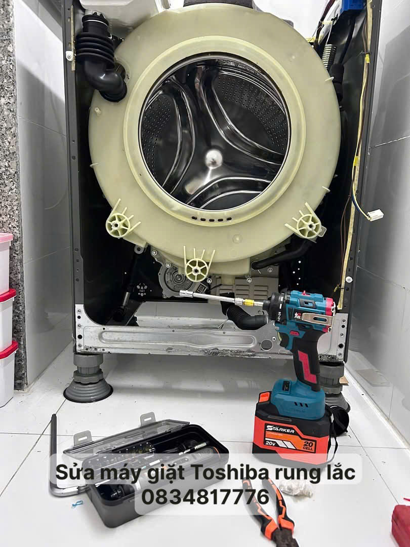 Máy giặt Toshiba rung lắc? Nguyên nhân và cách sửa tại nhà 3 Sửa máy giặt Toshiba rung lắc